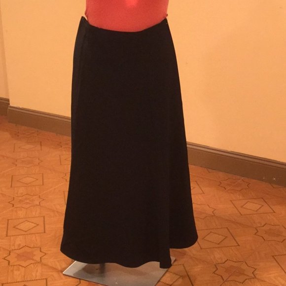 Mandee black maxi skirt size 11 with zipper NWOT - Picture 2 of 4